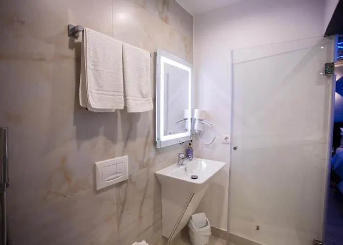 Hotel Deluxe At The Bubbles Jacuzzi 3*